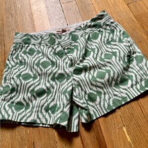 Banana Republic Women's Green Ornate Patterned Bermuda  Pocket Shorts Size 4